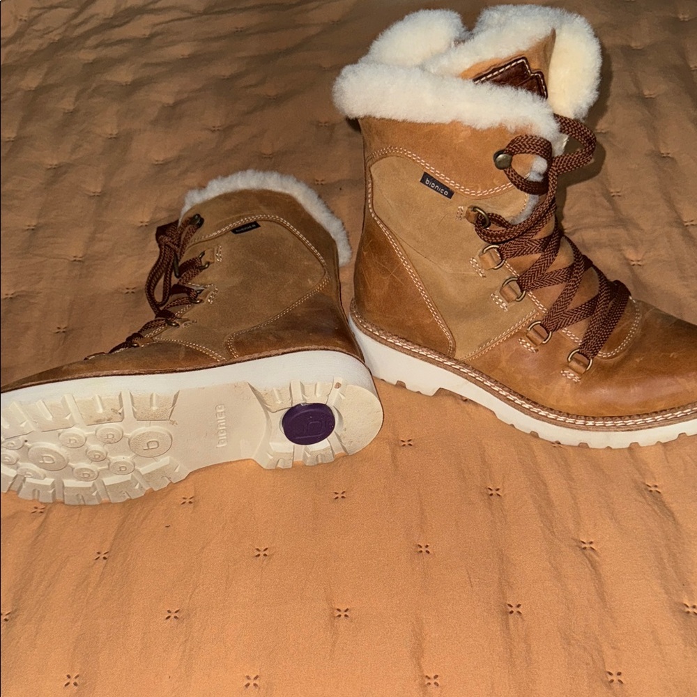 Bionica Tan Shearling-Lined Winter Boots